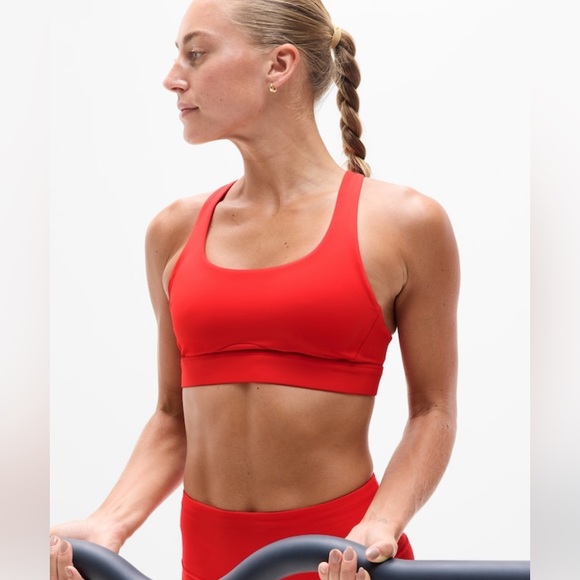 NWT Athleta Interval Cardinal Bra Size Medium Best for A-C Cup - Picture 1 of 8